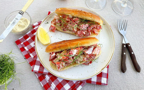 Lobster rolls with garlic chives in brioche buns