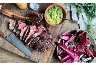 Tomahawk steak with bearnaise and salad