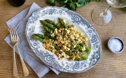 Green Asparagus with Eggs Mimosa 