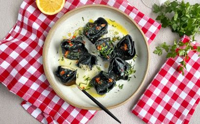 Crab and Marscapone Charcoal Tortelloni with Garlic, Chilli and Parsley 