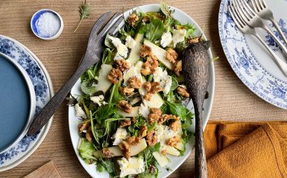 Baby Leaf Salad with Blue Cheese, Pears and Caramelised Walnuts 