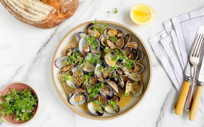 Palourde Clams with White Wine and Lemon Balm